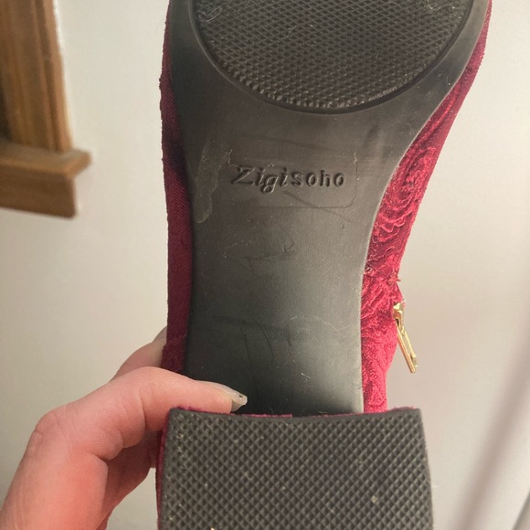 Elegant Red Velvet Ankle Boots - Picture 4 of 4